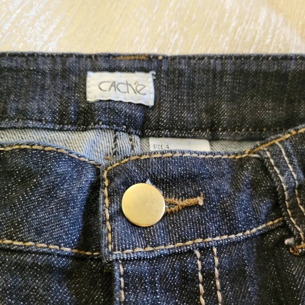 Cache Jeans - Picture 2 of 7